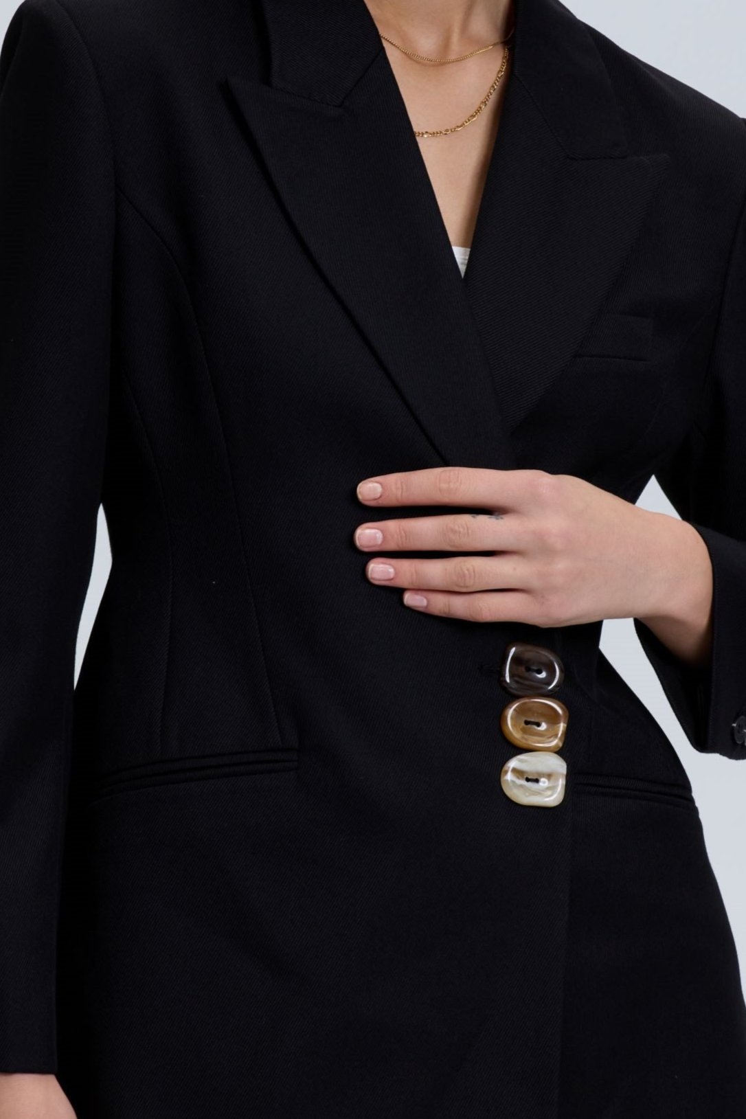 Gradient Buttons Tailored Wool Blazer_ Black
