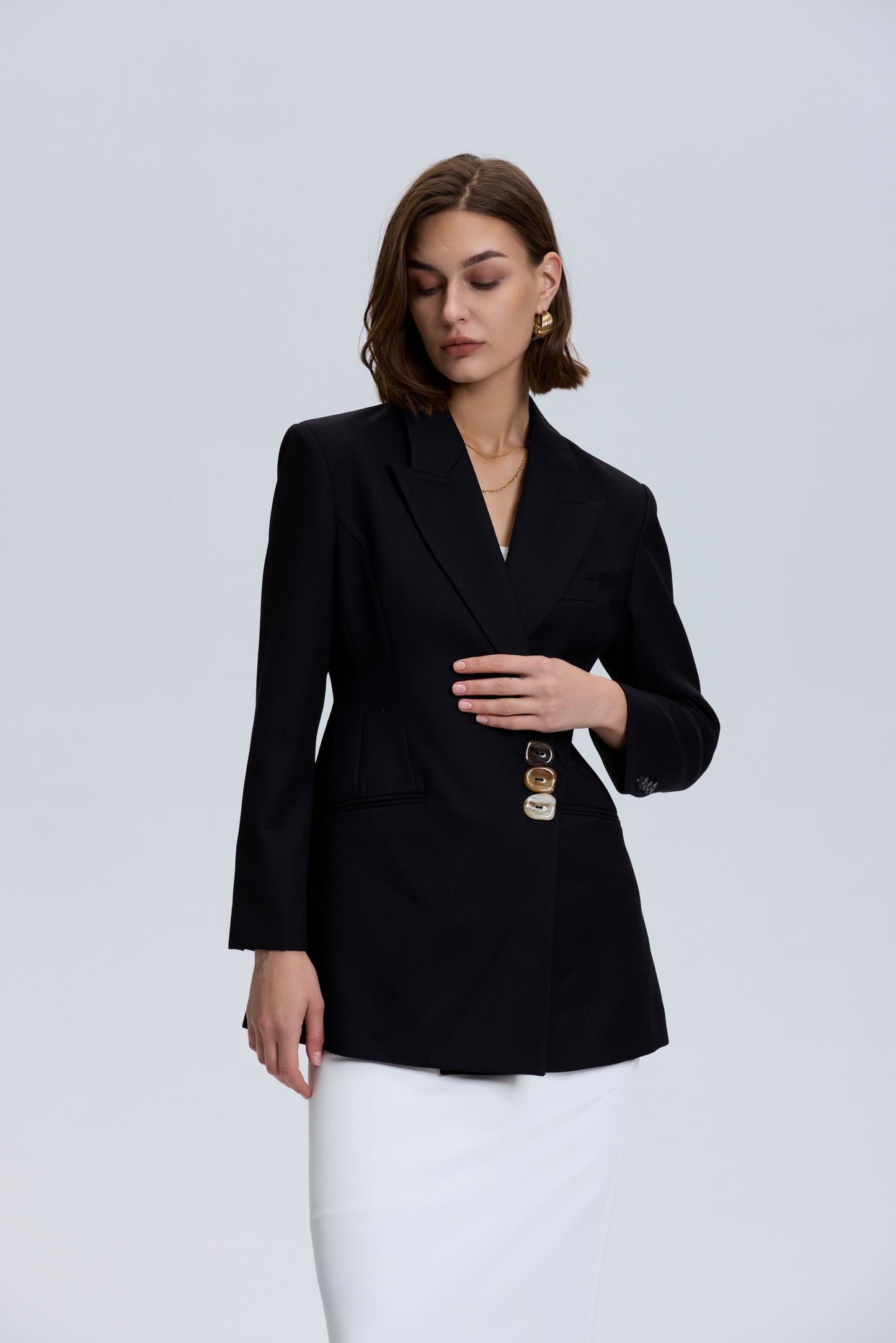 Gradient Buttons Tailored Wool Blazer_ Black